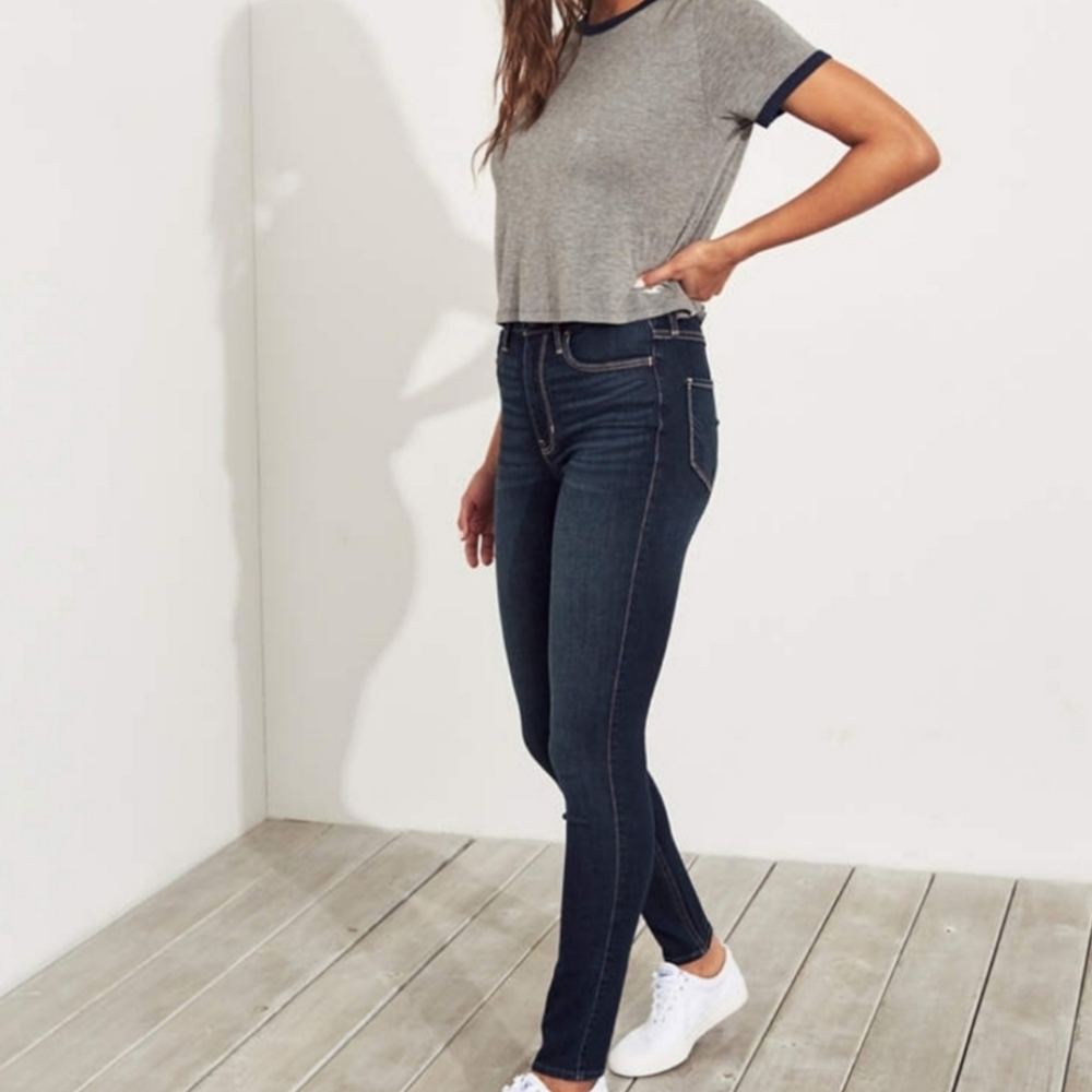 NWOT Hollister Ultra High Rise Super Skinny Jeans